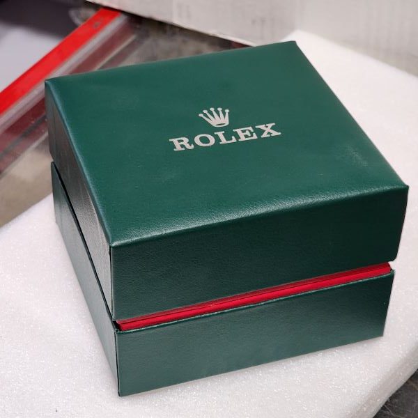 rolex-red-600-01-rotated-1.jpg جعبه ساعت رولکس خط دار