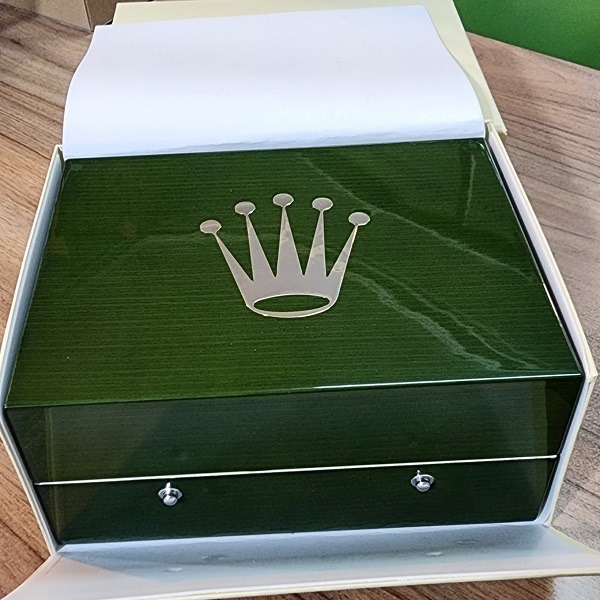 rolexgreen600x600-04.jpg جعبه ساعت رولکس اصل مدل پرمیوم - تصویر 1
