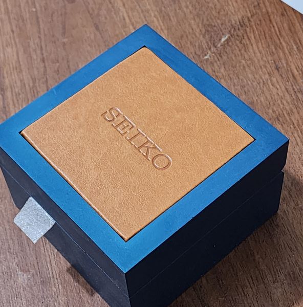 seiko-ps8-600-02-min.jpg جعبه ساعت سیکو مدل ps8
