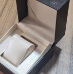 جعبه ساعت تندیس لبه دار قهوه ای باز