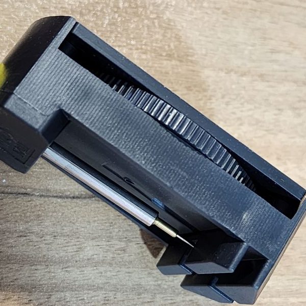 strap-cut-600-03 بند کوتاه کن اعلا پیچ کناری