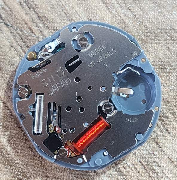VD85-600-01-min موتور ساعت مچی VD85A پشت