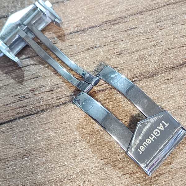 قفل بند ساعت تگ هویر مدل Deployant Clasp | قفل پروانه‌ای استیل TAG Heuer باز